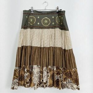 Nevada Tan and Brown Floral Midi Skirt with Tiered and Pleated Design Size Small